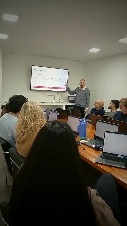 Presentación frente a la sala
