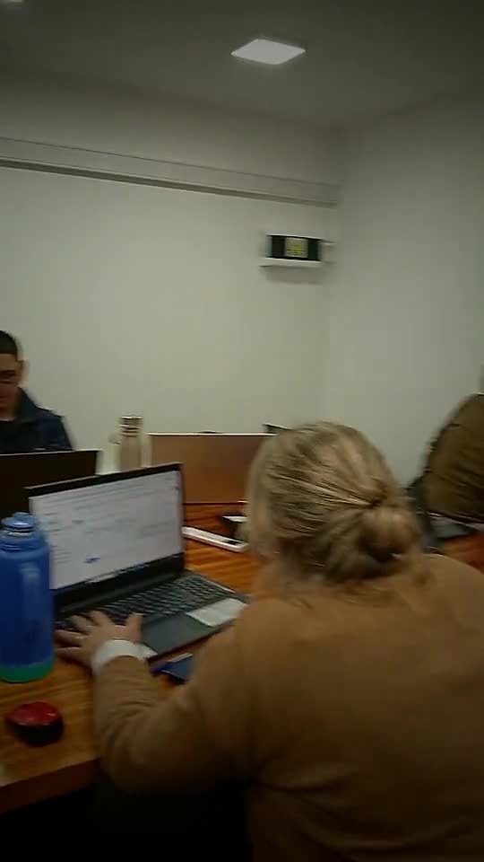 Participantes trabajando