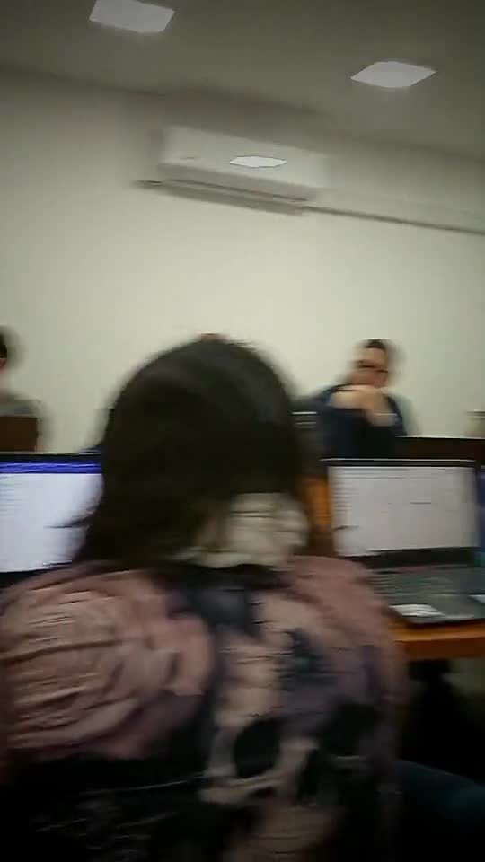 Grupo siguiendo la capacitación